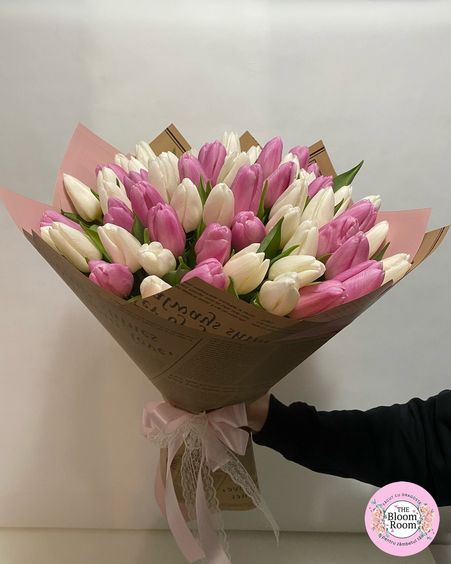 Buchet cu Lalele albe si roz